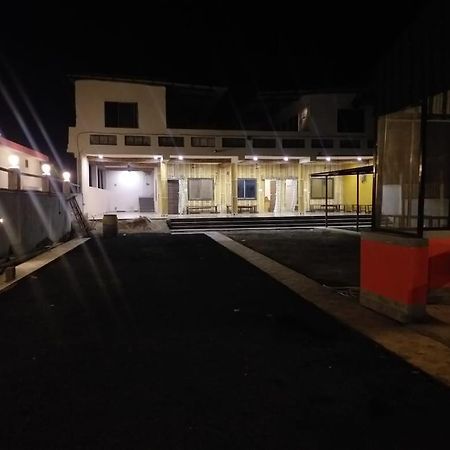 Dhanwār Radhe Krishna Villa מראה חיצוני תמונה